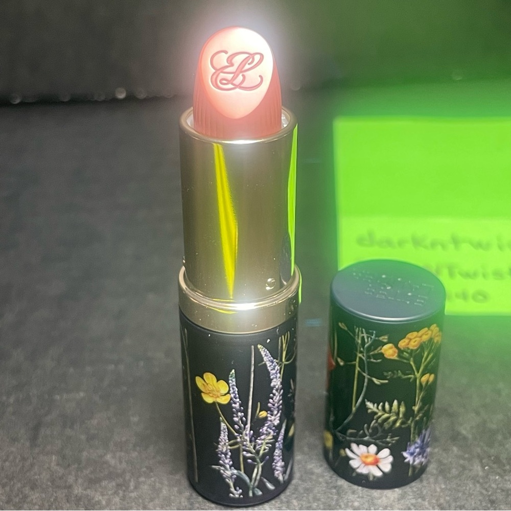 BRAND NEW TUBE LIMITED EDITION ESTEE LAUDER LIPSTICK IN MODERN MUSE $40 - Picture 2 of 9